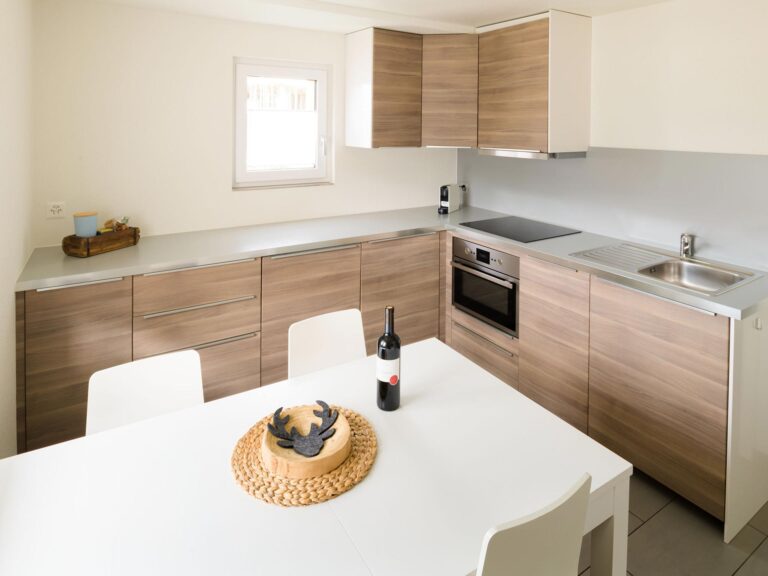 kueche chalet soldanella graechen 768x576