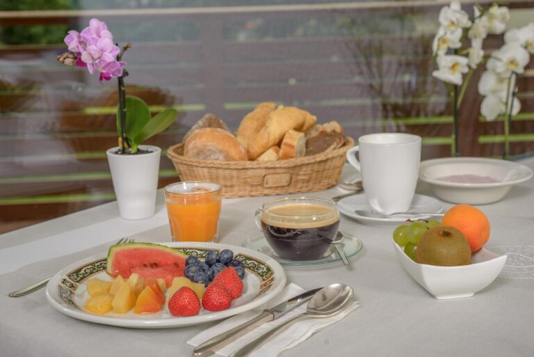 Hotel dala Leukerbad Fruehstueck 768x513