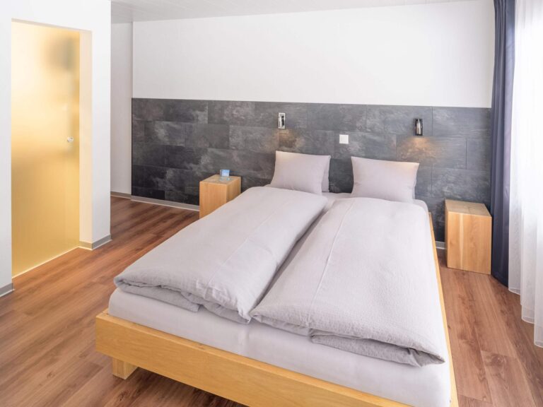 hotel alpha graechen doppelzimmer 01 768x576