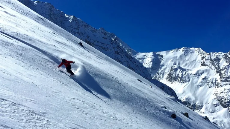 one bike snowboard shop 06 768x432
