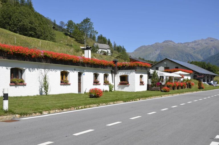 restaurant baschi geschinen goms 01 768x509